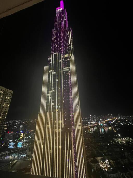 Fully Furnished 2br-privacy Balcony Opposite Landmark 81-gym & Swimming Pool * Hô Chi Minh-Ville