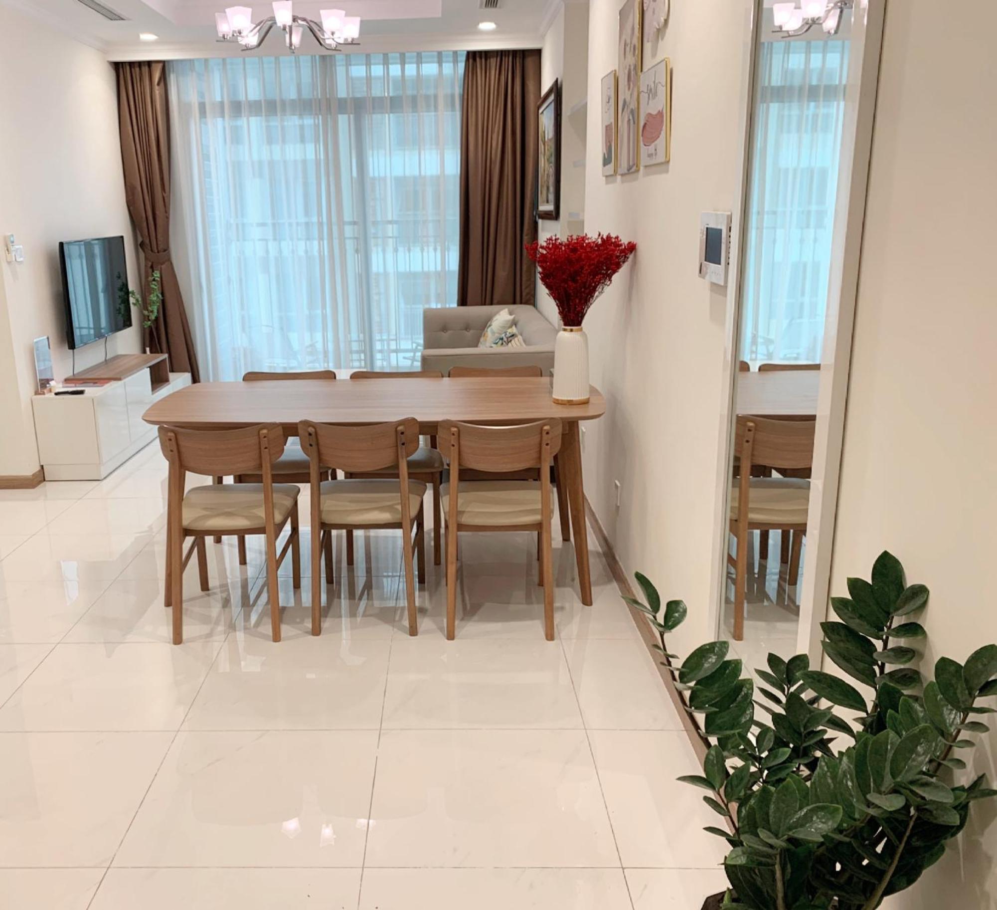 Apartment Fully Furnished 2br-privacy Balcony Opposite Landmark 81-gym & Swimming Pool